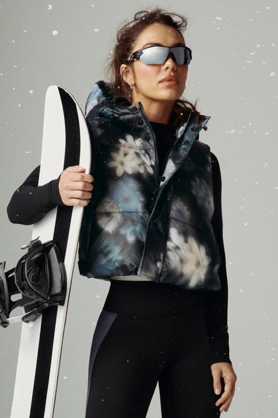 New Fabletics Essential Shine Cropped Hooded Puffer Vest Fiona Floral size M